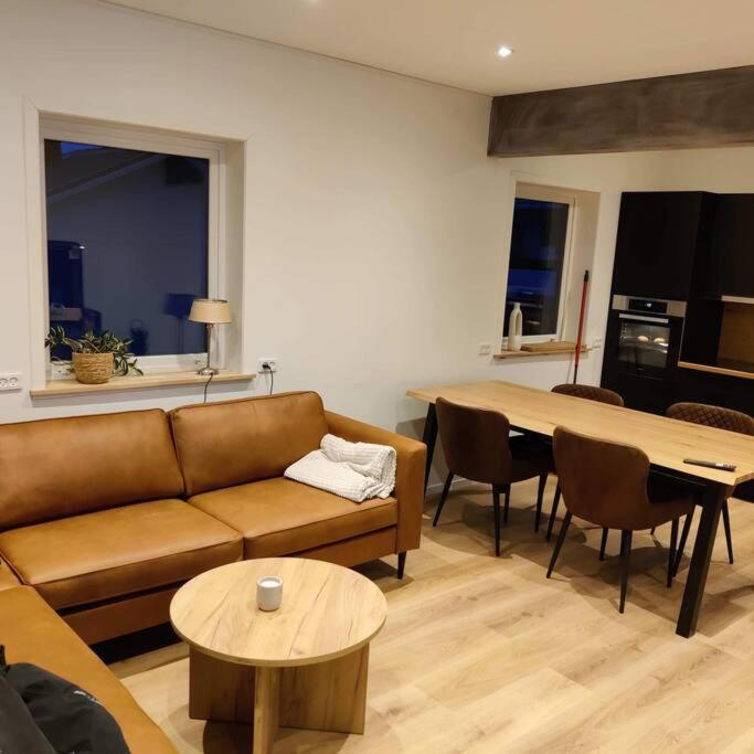 Apartament New Flat With Hot Tub - No3 Oyndarfjordur Zewnętrze zdjęcie